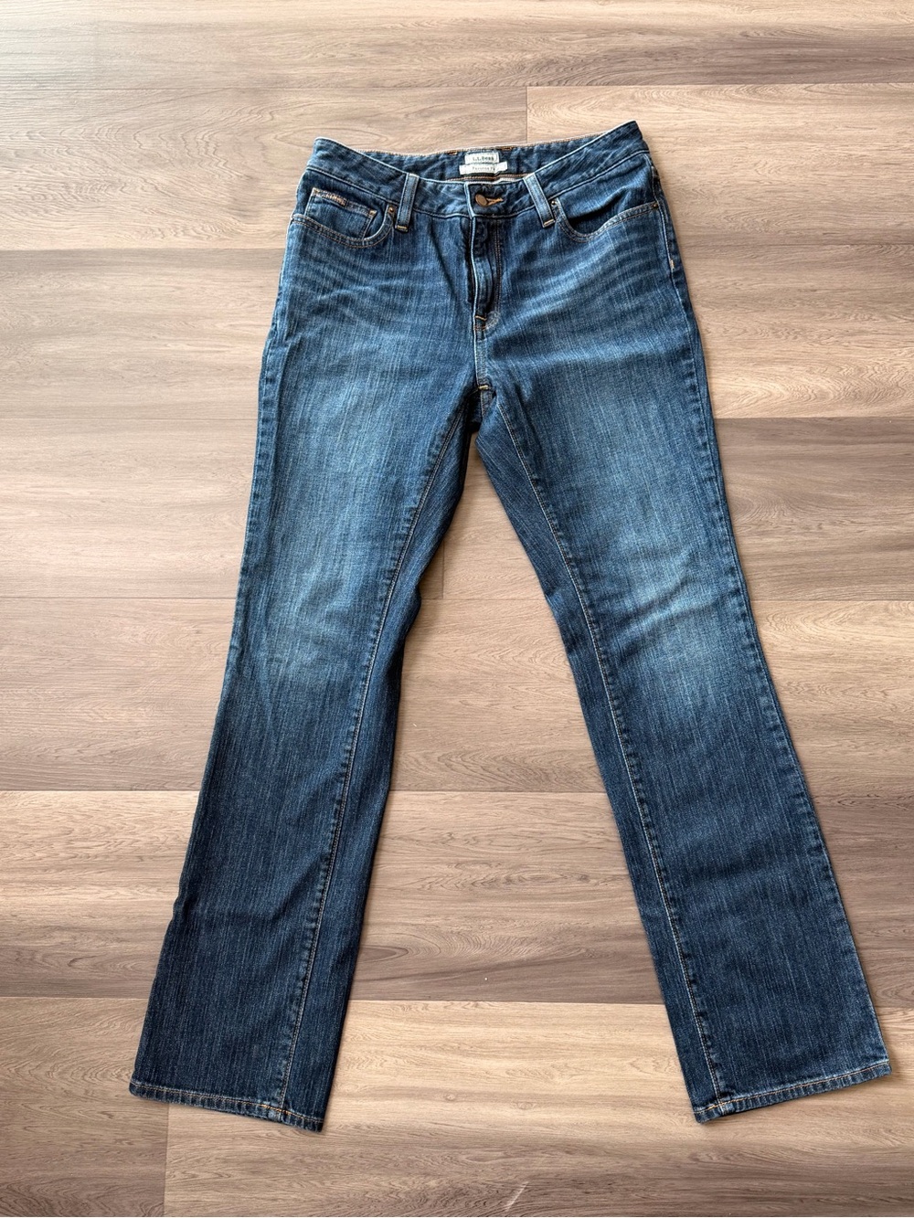 Women’s L.L. Bean Favorite Fit Jeans in Dark Blue Wash Size 4
